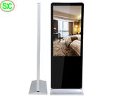Hiển thị áp phích LED kỹ thuật số sàn đứng P2.5 Ultra Thin HD cho quảng cáo