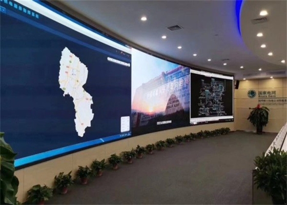 64x32 Dot Matrix LED Cho thuê cho sân vận động / trung tâm mua sắm P4 Tỷ lệ làm mới cao