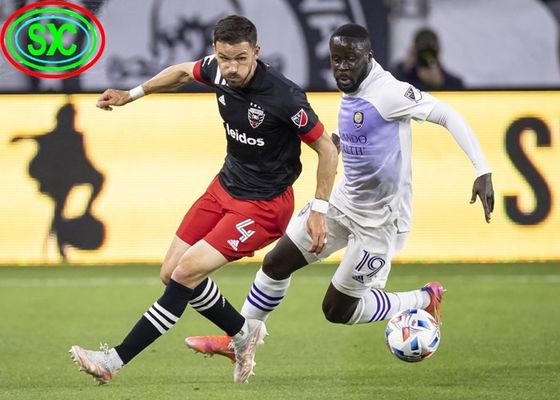 Màn hình sân vận động 2024 Màn hình LED Đọc nhanh Biểu tượng lớn Thép / Thép Cabinet sân vận động chu vi hiển thị LED