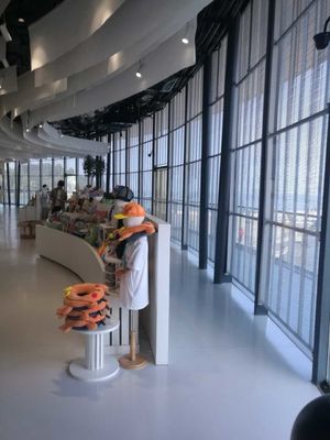 HD Full Color Video quảng cáo màn hình LED G3.91-7.82 cửa sổ trong nhà kính hiển thị LED trong suốt