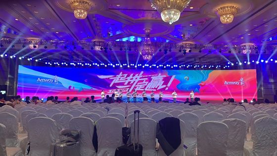Giá tốt P2.5 Nội thất màn hình LED đầy màu sắc lớn 640x640mm HD màn hình LED độ sáng cao trực tuyến