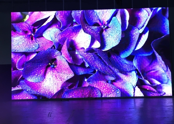 Tỷ lệ làm mới&gt;3840hz Tầm nhỏ Indoor Full Color LED Display P1.875 Indoor full color led display
