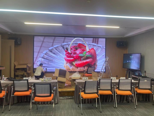 SMD1515 800cd/m2 Indoor Curved Led Display P2.5,thẻ Novastar