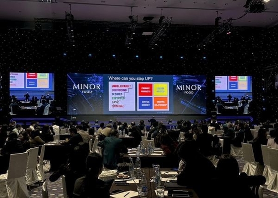 SMD LED Video Screen Die-Cast Aluminum P4 / Indoor Stage LED Display với mật độ 62,500/M2