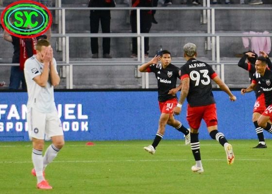 Màn hình LED màu đầy đủ chống nước ngoài SMD P10 cho sân vận động bóng đá