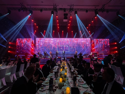 p10 Màn hình LED linh hoạt bằng sắt cong đầy màu sắc chống nước Epistar Chip Video Display