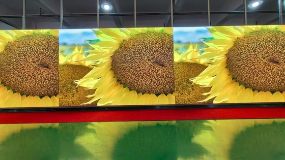 64x32 Custom SMD LED Screen P4 Indoor For Sports / Advertising , 256mm X128mm
