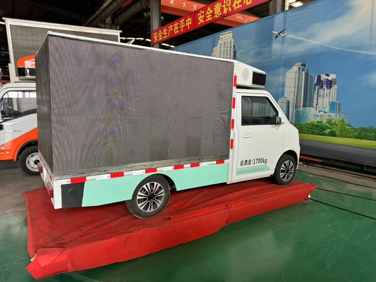 Màn hình LED ngoài trời đầy màu sắc Truck quảng cáo di động Van trailer màn hình LED với 6mm Pixel và 192 * 192mm Module Size