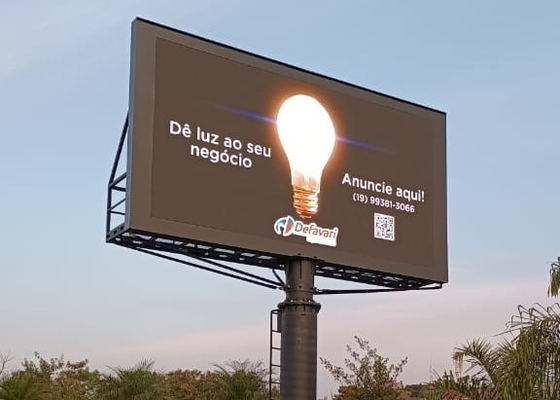 Quảng cáo trong nhà RGB Đèn LED treo thuê màn hình P4 Kiểm soát nước, giải trí, độ phân giải cao