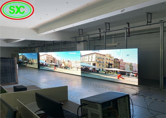 Nội thất thuê tủ RGB màn hình hiển thị LED độ phân giải cao P8 1/4 Chế độ quét