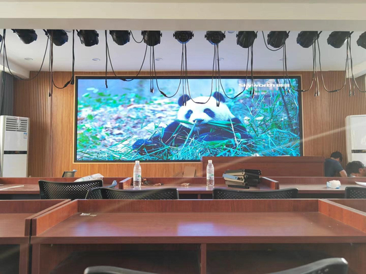 Máy tính trước phục vụ nội thất đầy đủ màu sắc P2.5 LED màn hình tường video