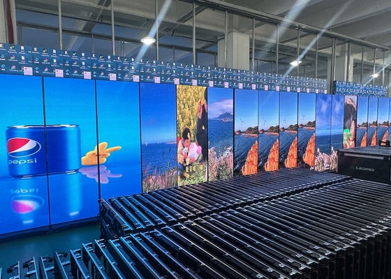 Màn hình poster màn hình quảng cáo thẳng đứng P2.5 Small Pitch Smart Indoor 1R1G1B HD LED Screen