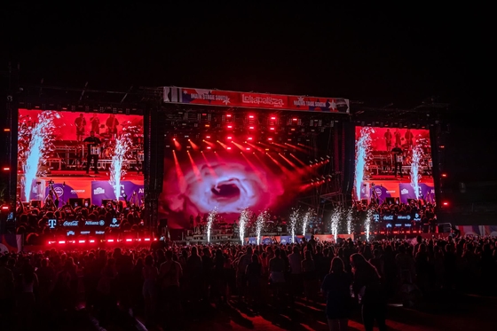 Màn hình sân khấu cho thuê lớn 7500cd / m2 màn hình LED đầy màu nội thất Video Wall Event hiệu suất cao