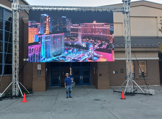 HD Indoor Full Color LED Display Chiếc màn hình nhôm 2500 CD / Sqm Với góc nhìn