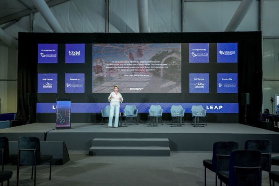 Thiết bị cố định / Iron Box P8 Full Color Outdoor Rental LED Display IP65 SMD Độ phân giải 32 * 16