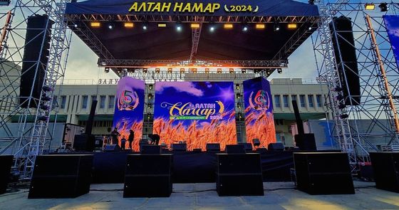 P3.91mm Bên ngoài Kiểm soát nước LED tòa nhà Video Wall 250x250mm Full Color