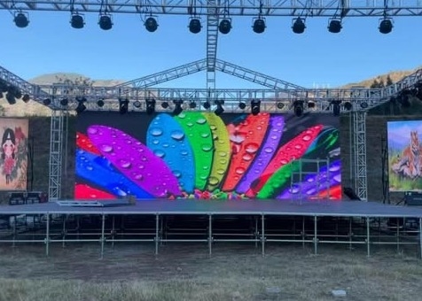 P2.5 Bên ngoài Full Color High Definition màn hình LED cho thuê 160000 Pixel Density 640*640MM Box Size