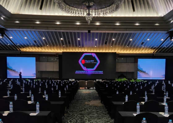 Full Color 1R1G1B Pixel Composition Glue On Board màn hình LED với thời gian hoạt động 100 và kích thước tủ 640 * 640MM