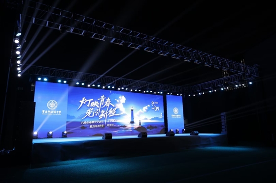 3840Hz High Refresh và CS2033 IC Các tính năng tiêu chuẩn cao của màn hình LED đầy màu trong nhà P2