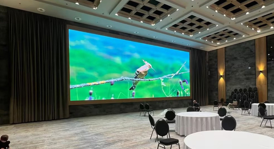 3840Hz High Refresh và CS2033 IC Các tính năng tiêu chuẩn cao của màn hình LED đầy màu trong nhà P2