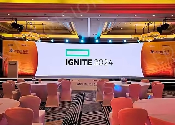 P4 Full Color Indoor LED Video Wall Screen 80 * 40 Module Resolution Bảng quảng cáo