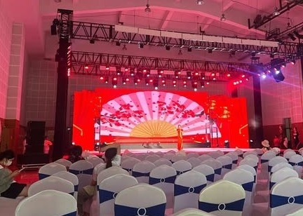 Full Color LED Quảng cáo Tường rèm, P4.81 Commercial Clear Full Color Resolution 52*52 HD Chip 1/13 Scan