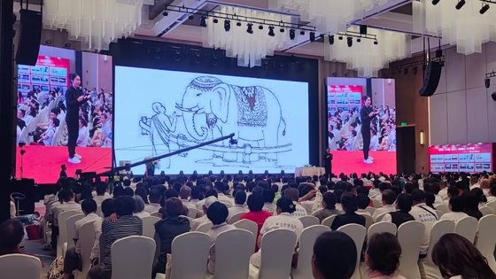 P4 Màn hình nhôm LED ngoài trời lớn IP65 Tủ chống nước