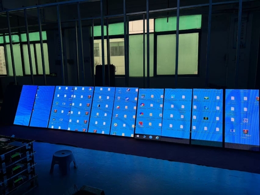 P4 Full Color Indoor LED Video Wall Screen 80 * 40 Module Resolution Bảng quảng cáo