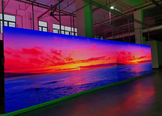 3 Thời kỳ Indoor Full Color LED Display với 112896 Dot / m2 mật độ và 250 * 250mm Module Size