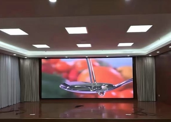 SMD3535 Die Casting Box/Rental LED Display P3.91 ngoài trời Độ sáng cao Kiểm soát nước 500*1000mm Màn hình lớn