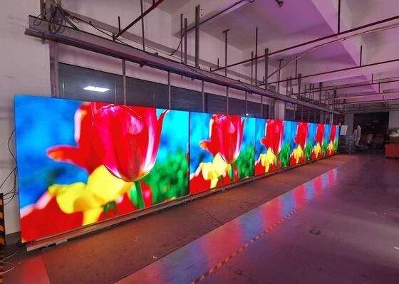 High Resolution Indoor Led Screen Panel P2.5 Magnet Front Service 480 * 640mm Tủ