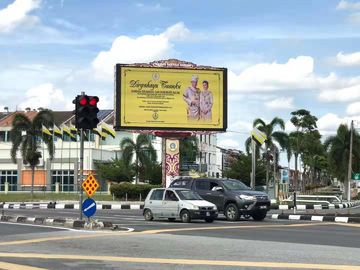 P2 Indoor Full Color LED Billboard Die-Cast Aluminum Billboard Thép đơn giản Tủ 128 X 64 Ma trận