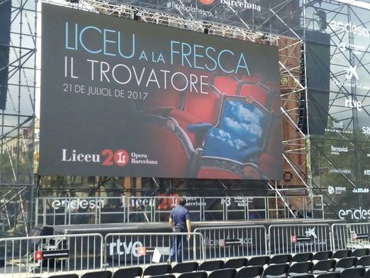 P6 Bên ngoài màn hình LED đầy màu 192x192mm Cabinet 8000cd Độ sáng