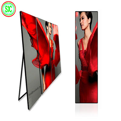 Nội thất đầy màu sắc P2.5 độ dày cao 2500cd / m2 Lớp sàn đứng LED màn hình poster
