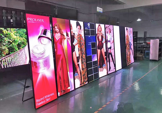 Fine Pitch P2.5 Indoor Full Color LED quảng cáo poster màn hình 640x640mm