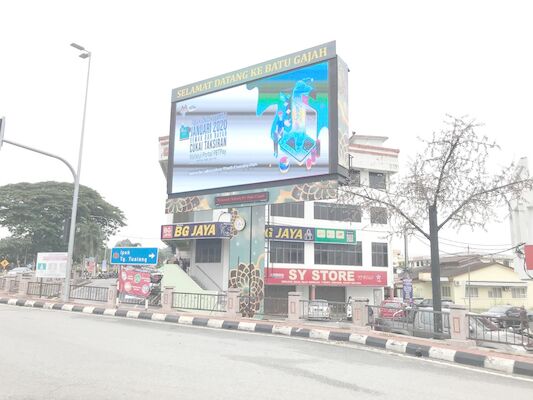 P8 SMD3535 ngoài trời chống nước quảng cáo màn hình LED màn hình tường video mỏng Tốc độ làm mới cao