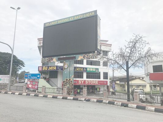 Epistar ngoài trời chống nước P10 960 * 960mm Kích thước màn hình lớn màn hình bảng quảng cáo LED