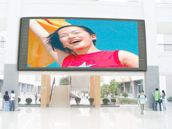 Ngoài trời đầy màu sắc P10 Quảng cáo 6000cd / m2 Độ sáng chất lượng cao bảng quảng cáo LED