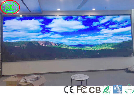 FCC 400W / m2 Hình chiếu LED trong nhà cố định Pitch 2,5mm màn hình LED đầy màu trong nhà