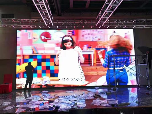 Màn hình cho thuê linh hoạt lớn Không có màn hình smear 1/32 Scan HD 1R1G1B P2.5mm LED Screen Board
