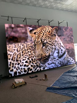 320X160mm Moudle Size Fine Pitch Led Display với độ phân giải 208 * 104 Module và vật liệu tủ nhôm đúc đúc