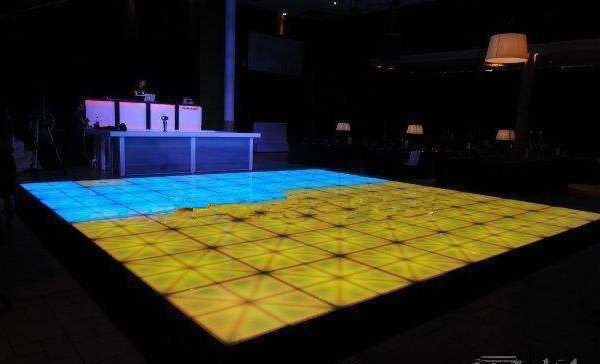 Hiệu ứng 3D 10000 Pixel Rgb Đường nhảy LED di động Ip34 Mức độ bảo vệ sàn nhảy LED di động