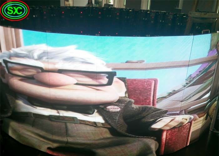 MBI5124 IC P3.91 Nội thất thuê màn hình hiển thị LED cong, màn hình màu đầy đủ di động