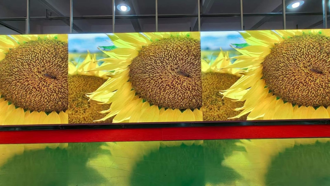 64x32 Custom SMD LED Screen P4 Indoor For Sports / Advertising , 256mm X128mm