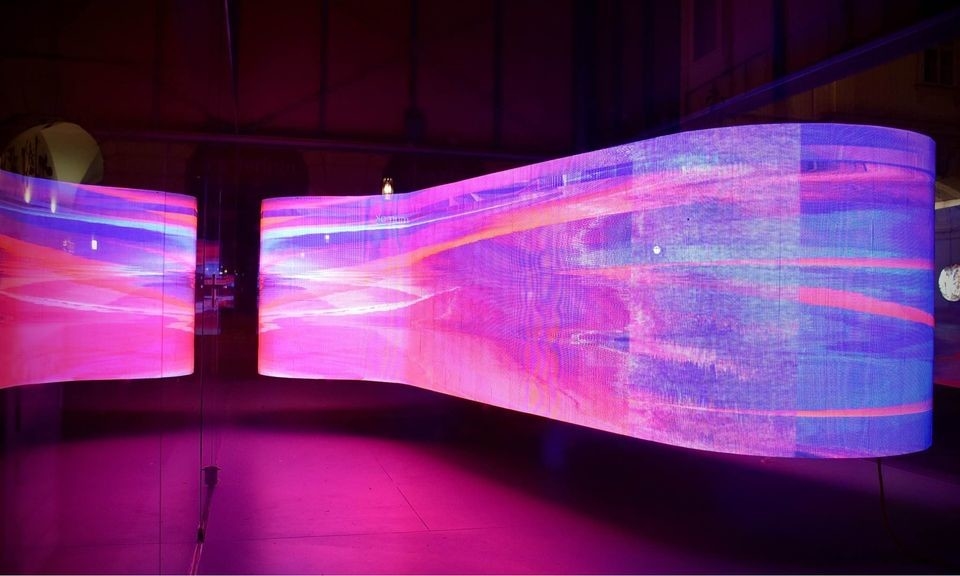 p10 Màn hình LED linh hoạt bằng sắt cong đầy màu sắc chống nước Epistar Chip Video Display