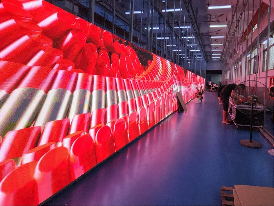 1.25 Pixel Pitch RGB màn hình LED với 10000 giờ hiển thị tuổi thọ và 600 * 337.5mm Cabinet Size
