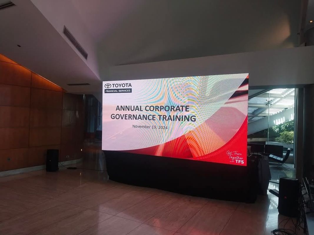 Tủ nhôm đúc nghiền chống nước COB P0.9 Đấu trường màn hình LED Ultra HD 40 * 20 độ phân giải