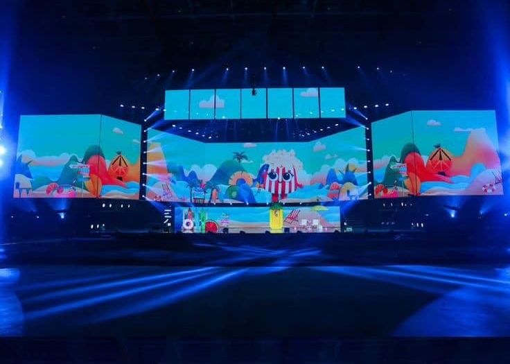 1R1G1B Nội thất 160000 pixel / mét vuông P2.5 LED Digital Screen led bảng quảng cáo