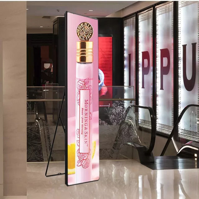 Màn hình LED Poster P2.5mm, Khung nhôm, Cấu hình màu 1R1G1B và Công nghệ Tiết kiệm Năng lượng