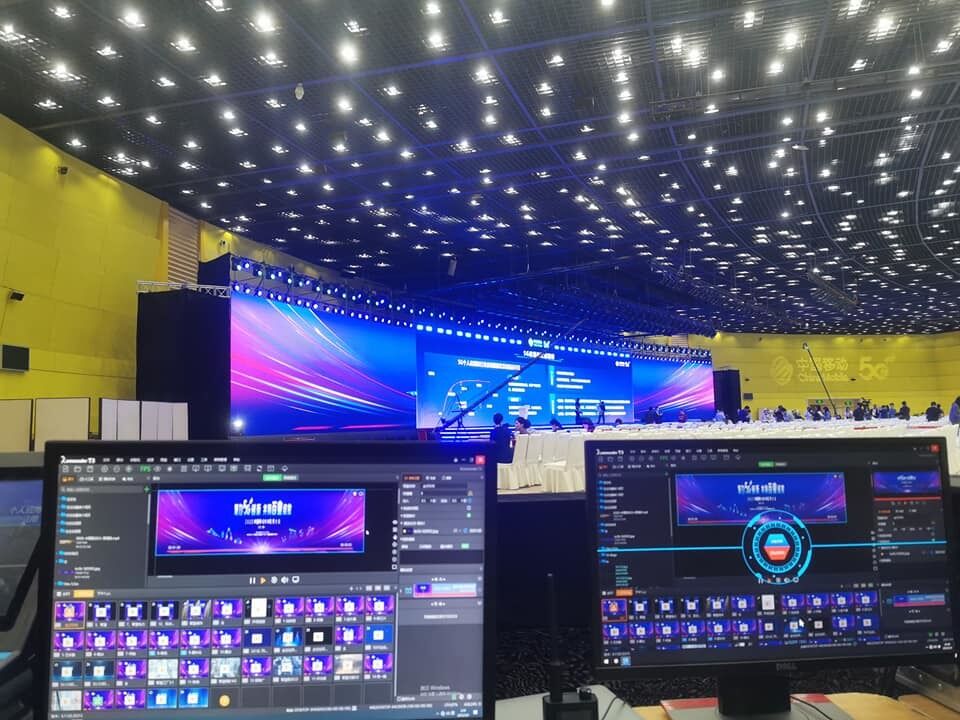 Màn hình LED sân khấu cung cấp độ phân giải và độ sáng cao với thiết kế mô-đun để thiết lập và vận chuyển trong các sự kiện ngoài trời